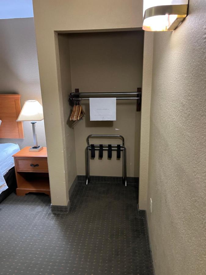 Americas Best Value Inn Pharr/Mcallen Bagian luar foto