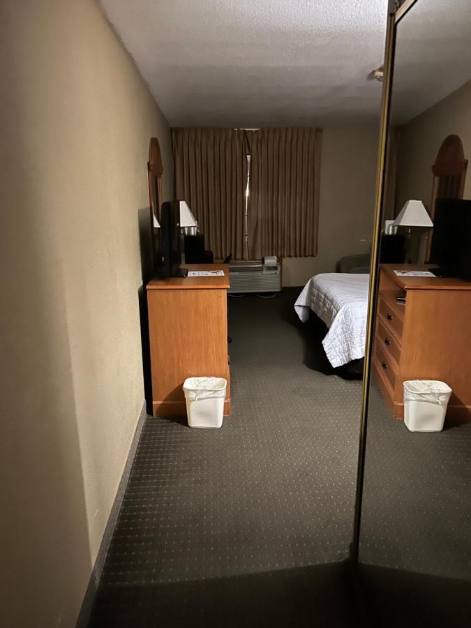 Americas Best Value Inn Pharr/Mcallen Bagian luar foto