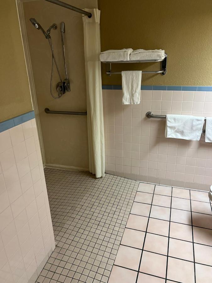 Americas Best Value Inn Pharr/Mcallen Bagian luar foto