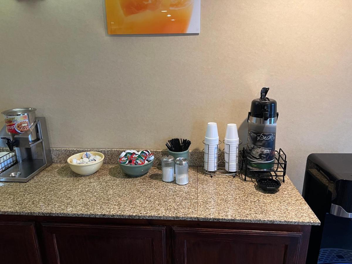 Americas Best Value Inn Pharr/Mcallen Bagian luar foto