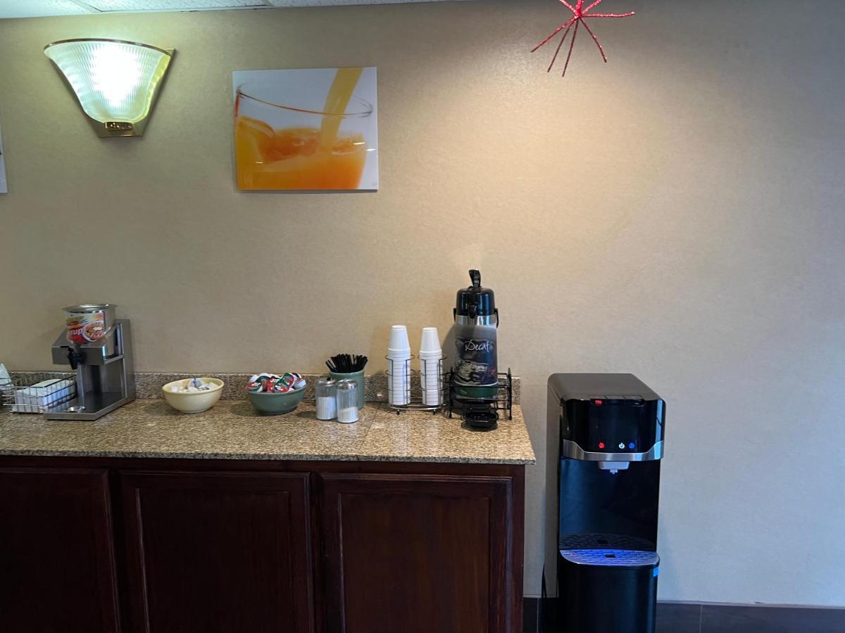 Americas Best Value Inn Pharr/Mcallen Bagian luar foto