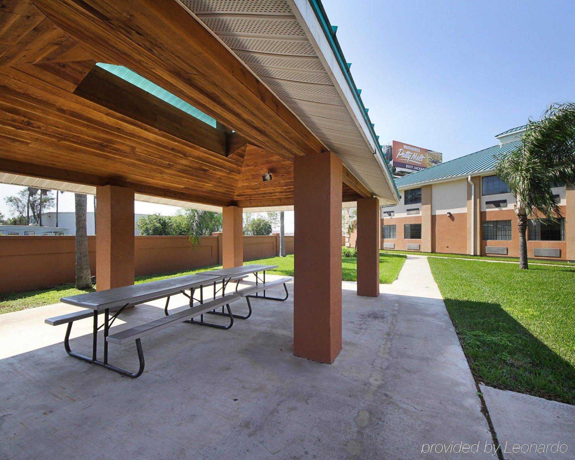 Americas Best Value Inn Pharr/Mcallen Bagian luar foto
