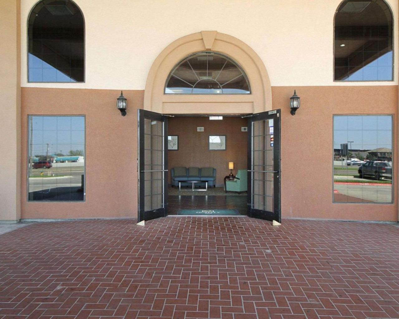 Americas Best Value Inn Pharr/Mcallen Bagian luar foto